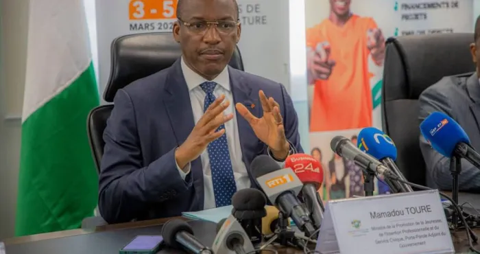 emploi-des-jeunes-mamadou-toure-forme-50-futurs-responsables-de-supermarche-en-18-mois