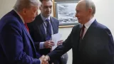 sommet trump poutine des documents confidentiels oublies par les americains dans une imprimante dun hotel