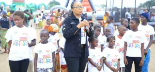 caravane-vacances-loisirs-2025-adiake-prend-les-allures-dun-parc-dattractions-grandeur-nature