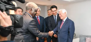 ticad9-le-premier-ministre-beugre-mambe-rencontre-la-direction-de-iyf