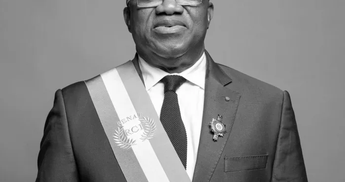 lhommage-de-kandia-camara-au-senateur-mamadou-kano-decede-a-paris