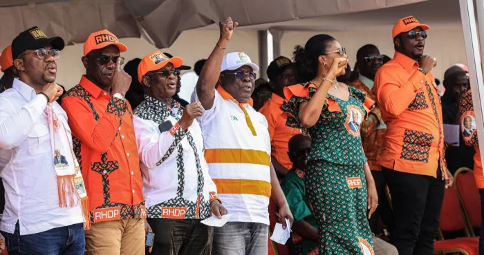 adiake-les-militants-du-rhdp-se-mobilisent-pour-ouattara