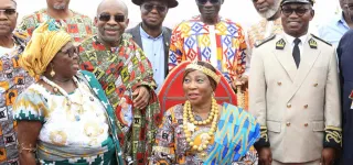 10e-anniversaire-du-regne-de-la-reine-mere-nanan-kouacou-coco-kandia-camara-et-siandou-fofana-temoins-dun-gage-de-perennite-et-de-stabilite