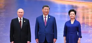 sommet-de-locs-poutine-et-xi-affichent-leur-entente-sous-les-projecteurs-de-tianjin