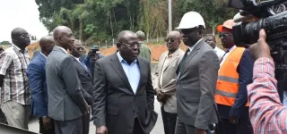 embellissement-de-luniversite-de-cocody-bacongo-senquiert-des-travaux