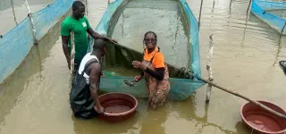 aquaculture-des-gestionnaires-apprennent-de-nouvelles-techniques-decloserie