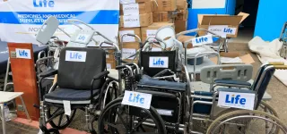 lhopital-dagboville-recoit-un-don-en-medicament