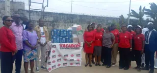 marcory-une-maison-dassurance-fait-don-a-une-federation-des-sourds-muets-du-district-dabidjan