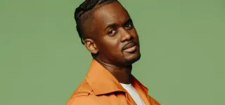 black-m-lourdement-sanctionne-en-cote-divoire-pour-exces-de-vitesse-et-telephone-au-volant