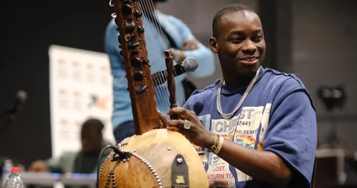 sidiki-diabate-offrira-un-concert-en-hommage-au-president-ouattara-au-felicia-en-pleine-campagne-presidentielle