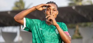 football-feminin-youa-diane-eudoxie-offre-la-victoire-aux-magnans-du-stella-club