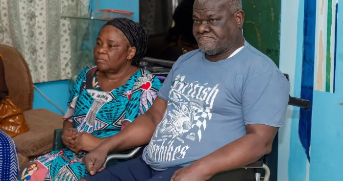 apoutchou-national-reussit-la-collecte-de-5-millions-f-cfa-pour-zoumana-et-appelle-letat-a-decorer-le-comedien