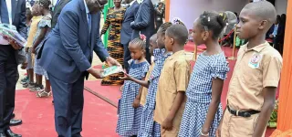 rentree-scolaire-2025-2026-le-gouvernement-distribue-plus-de-4-millions-de-kits-scolaires