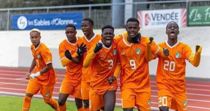 ufoa-b-u17-les-elephanteaux-domptent-le-ghana-et-soffrent-les-demi-finales