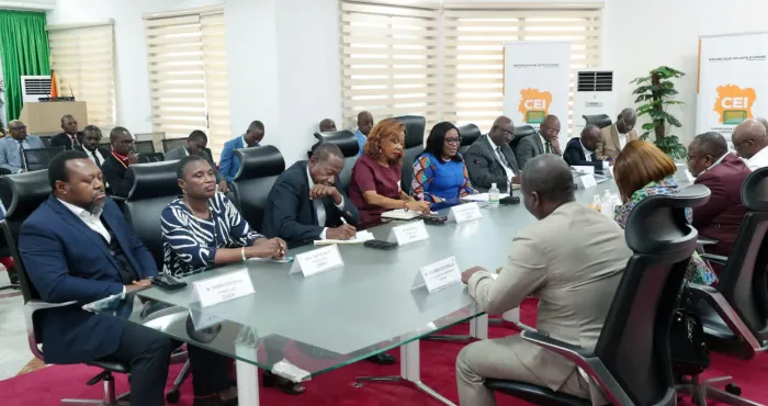 a-un-mois-des-elections-la-cei-a-eu-une-importante-reunion-avec-le-cndh