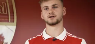 billy-vigar-ancien-talent-darsenal-est-mort-a-lage-de-21-ans-apres-un-choc-pendant-un-match