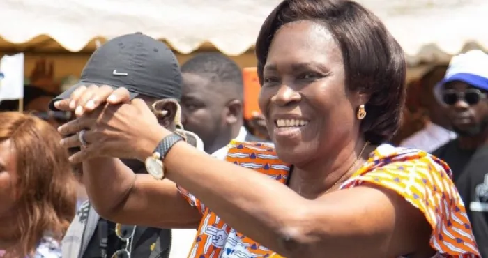 simone-ehivet-a-ses-detracteurs-je-ne-suis-pas-une-accompagnatrice