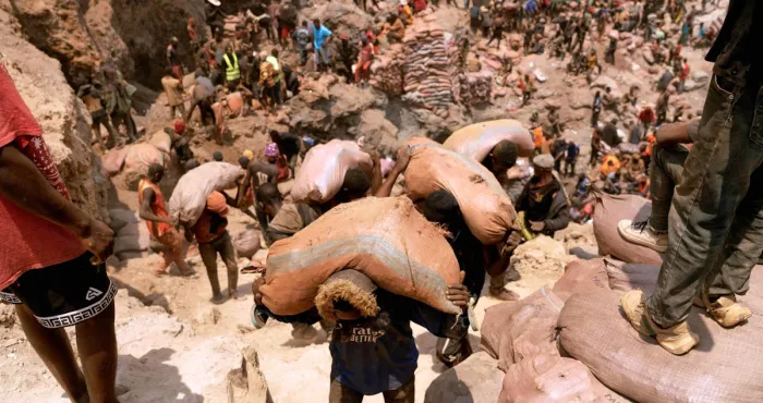 nigeria-un-effondrement-dune-mine-provoque-la-mort-de-18-enfants
