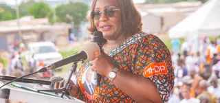 mobilisation-pour-ado-harlette-badou-met-le-bere-debout