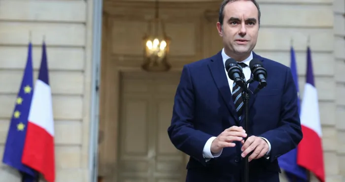 france-sebastien-lecornu-demissionne