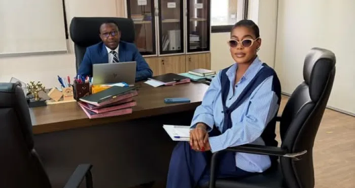 surprise-avec-un-telephone-au-volant-emmanuelle-keita-fait-son-mea-culpa