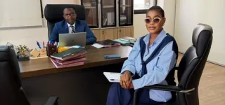 surprise-avec-un-telephone-au-volant-emmanuelle-keita-fait-son-mea-culpa