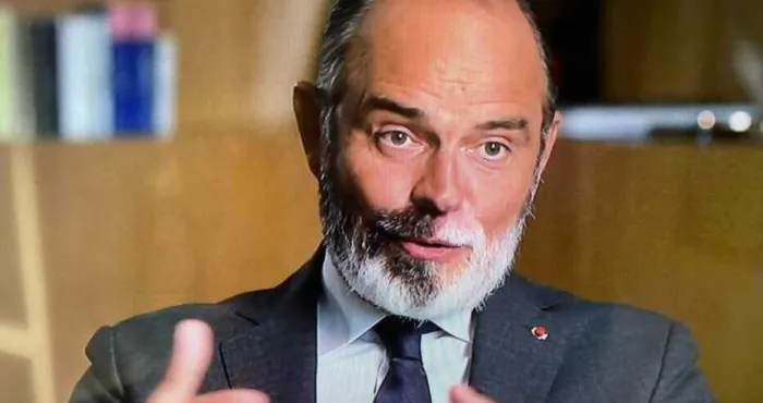 france-lex-premier-ministre-edouard-philippe-appelle-emmanuel-macron-a-organiser-une-election-presidentielle-anticipee