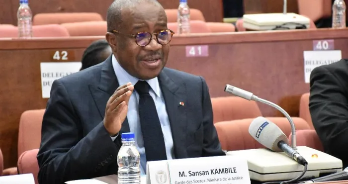 publication-de-fausses-informations-en-son-nom-le-ministere-de-la-justice-alerte-et-met-en-garde