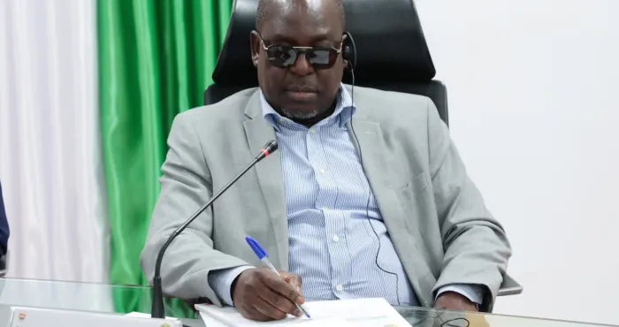 diffusion-de-sondage-electoral-la-cei-met-en-garde
