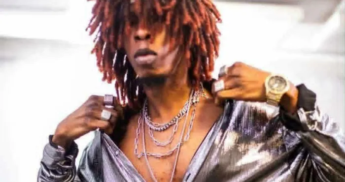 manadja-confirme-avoue-se-depigmenter-la-peau
