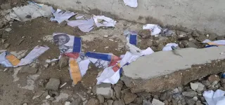 des-affiches-de-simone-ehivet-dechirees-a-songon