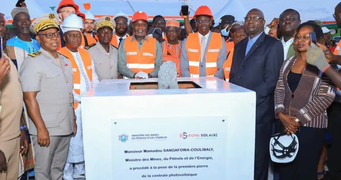 energie-renouvelable-pose-de-1ere-pierre-de-la-centrale-solaire-de-kong