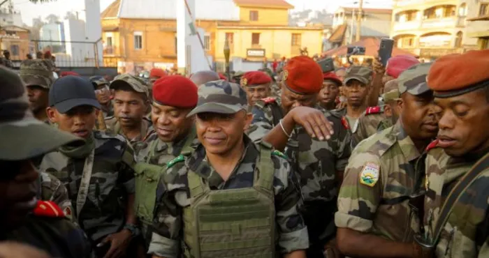 madagascar-commandant-michael-randrianirina-investi-president-ce-vendredi-apres-le-vote-de-destitution-contre-andry-rajoelina