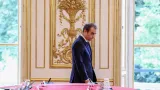 france lecornu echappe a une censure