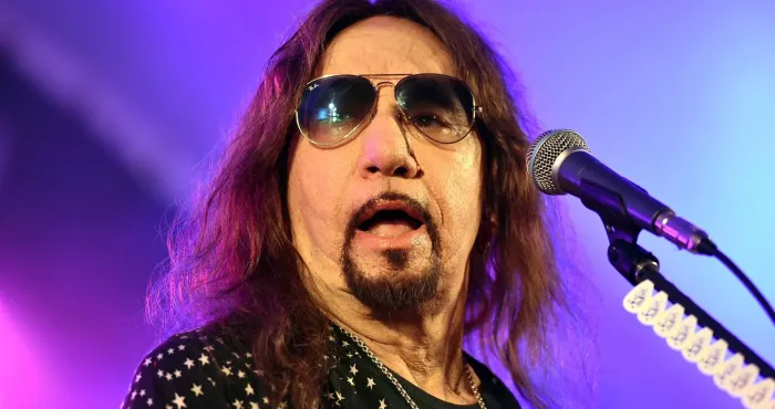ace-frehley-ancien-guitariste-principal-du-groupe-kiss-est-mort-a-lage-de-74-ans