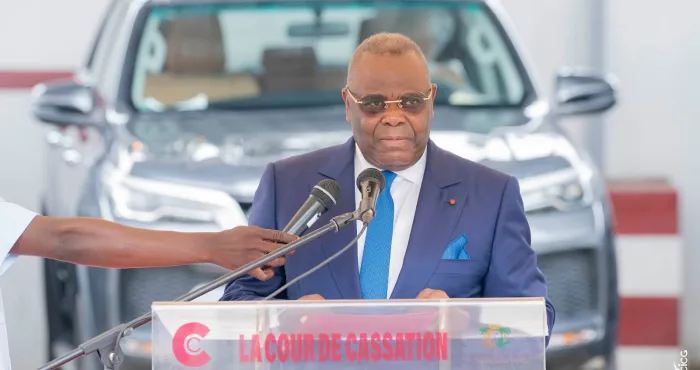 actions-humanitaires-le-personnel-de-la-cour-de-cassation-donne-son-sang-pour-sauver-des-vies