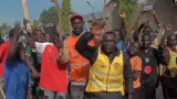 cameroun des populations devant le domicile dissa tchiroma pour le proteger dune eventuelle arrestation