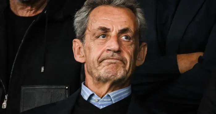 avant-son-incarceration-ce-mardi-a-la-prison-de-la-sante-nicolas-sarkozy-assure-je-garderai-la-tete-haute