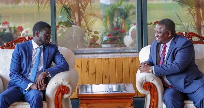 diomaye-faye-pose-ses-valises-kenya