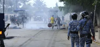 manifestations-a-linterieur-du-pays-le-siege-de-la-cei-locale-de-yamoussoukro-incendie