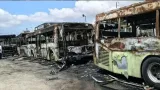 transport urbain un incendie ravage treize bus a la sotra