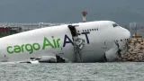 crash dun avion cargo a laeroport de hong kong deux personnes tuees