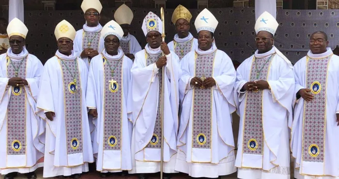 a-la-veille-du-vote-les-archeveques-et-eveques-appellent-a-lapaisement-des-tensions