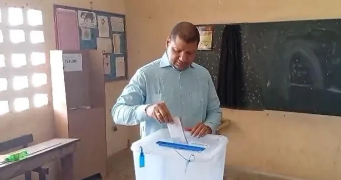 presidentielle-2025-depuis-dabakala-jean-louis-billon-accomplit-son-devoir-civique-et-appelle-la-mobilisation-des-electeurs