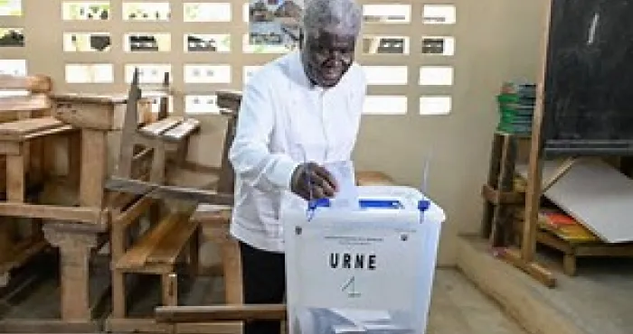 presidentielle-2025-depuis-songon-le-premier-ministre-dr-robert-beugre-mambe-aller-voter-cest-un-acte-citoyen