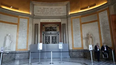 cambriolage-au-musee-du-louvre-deux-personnes-interpellees-et-placees-en-garde-a-vue