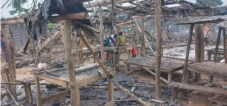 ndouci-le-marche-de-bodo-part-en-feu