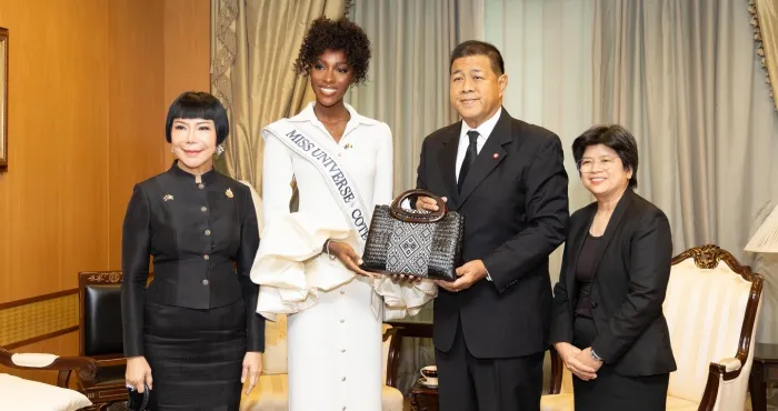 avant-miss-univers-2025-olivia-yace-adoptee-par-le-peuple-thailandais-et-ses-autorites