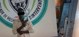 akouedo-un-braqueur-prit-la-main-dans-le-sac-en-pleine-action-par-les-elements-de-la-bri