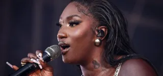 aya-nakamura-entre-dans-lhistoire-en-remplissant-trois-fois-le-stade-de-france